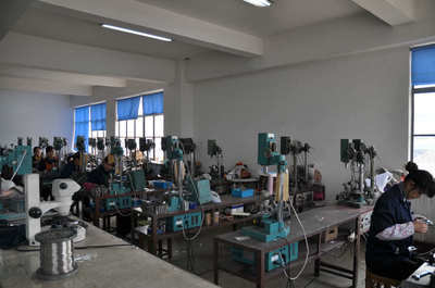 南京現(xiàn)代金剛石制品 專(zhuān)業(yè)批發(fā)零售各類(lèi)拉絲模具，規(guī)格齊全，品質(zhì)卓越