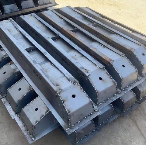 專(zhuān)業(yè)定制鐵路軌枕模具，優(yōu)選純?cè)系能壵硭芰夏＞呒庸S(chǎng)